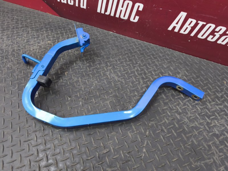 Петля крышки багажника