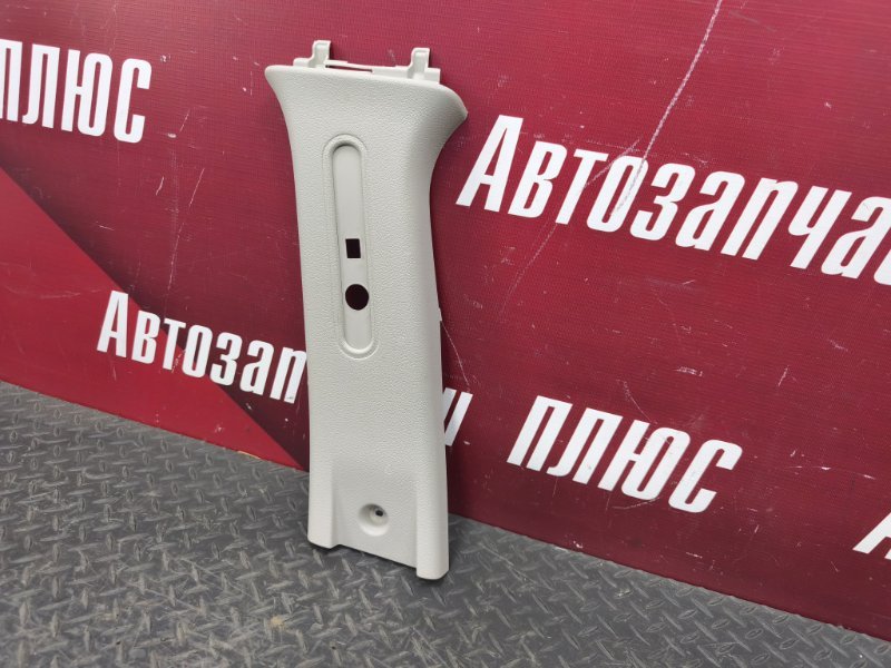 Обшивка средней стойки