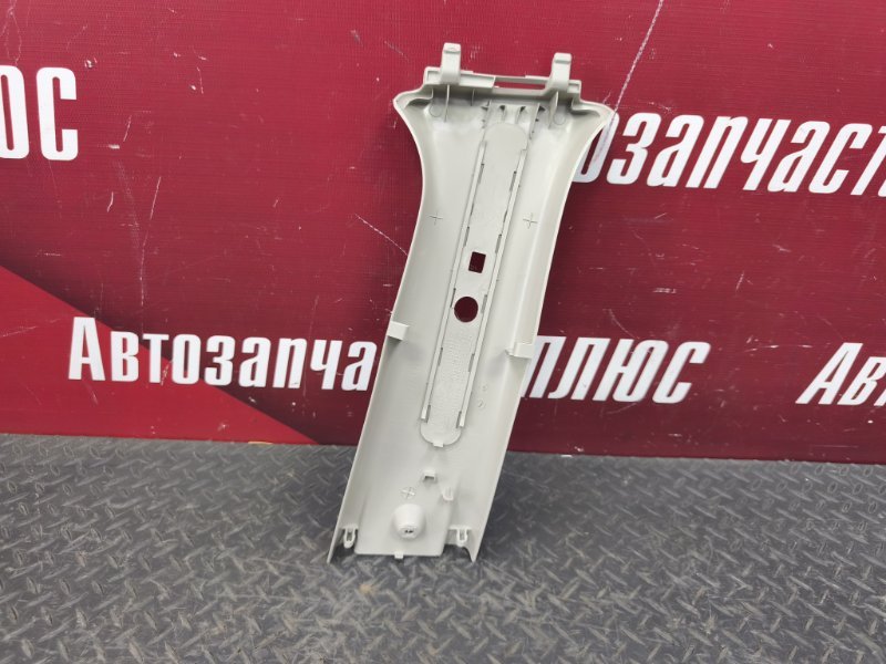 Обшивка средней стойки