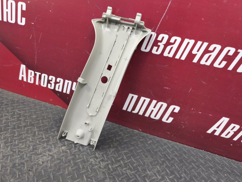 Обшивка средней стойки