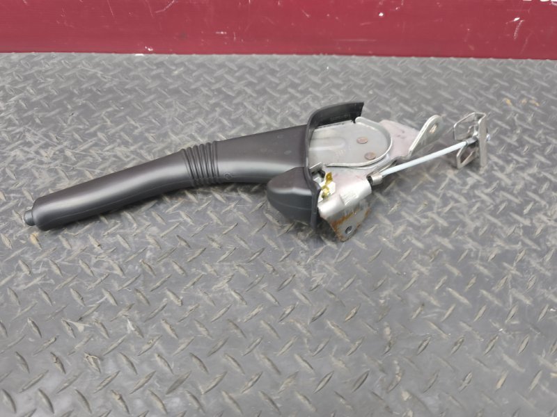 Рычаг стояночного тормоза