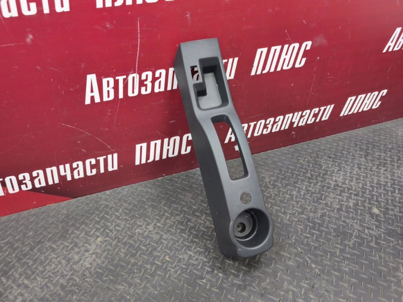 Консоль между сидений