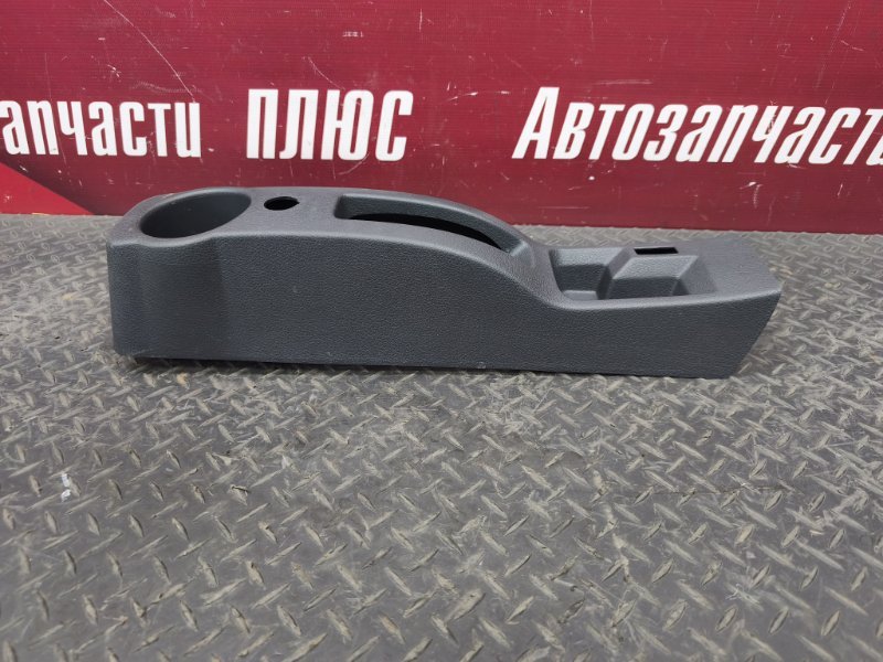 Консоль между сидений