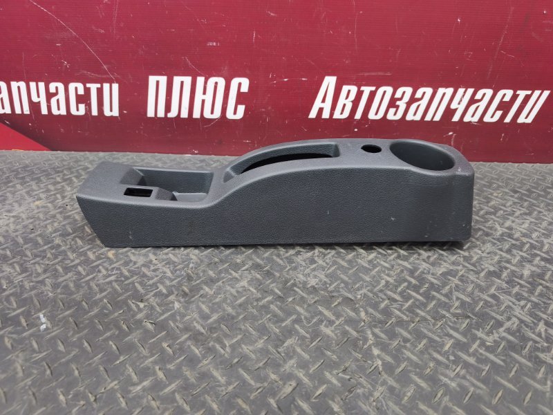 Консоль между сидений