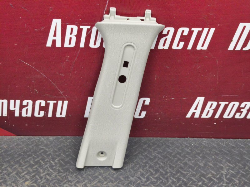 Обшивка средней стойки