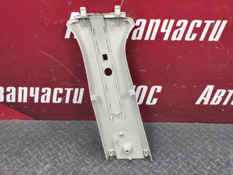 Обшивка средней стойки