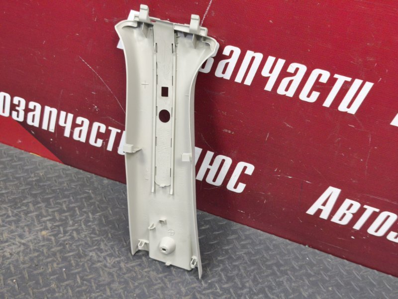 Обшивка средней стойки