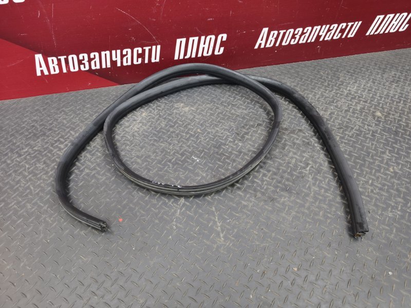 Уплотнитель двери