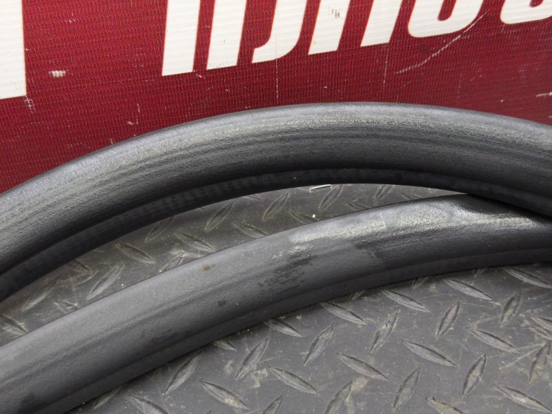 Уплотнитель двери