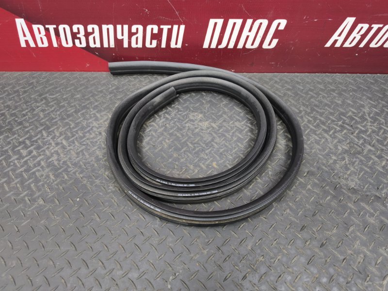 Уплотнитель двери