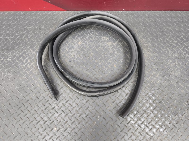 Уплотнитель двери