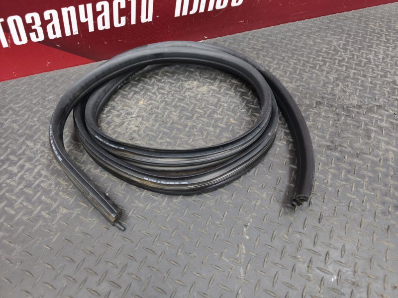 Уплотнитель двери