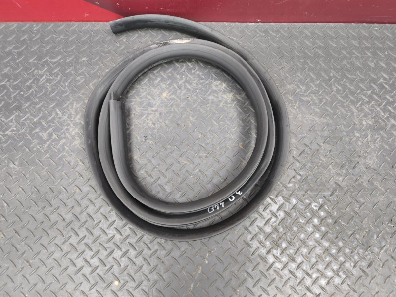 Уплотнитель двери