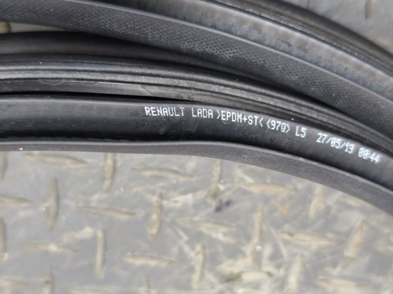 Уплотнитель двери