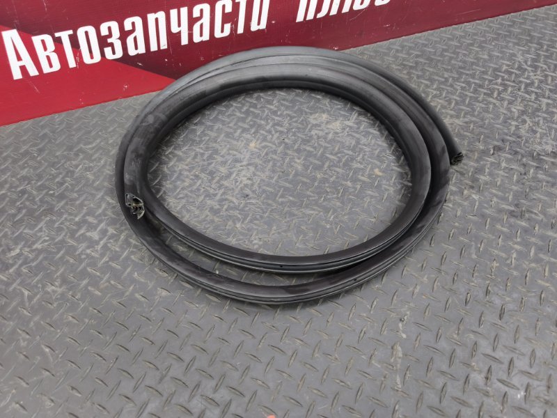 Уплотнитель двери