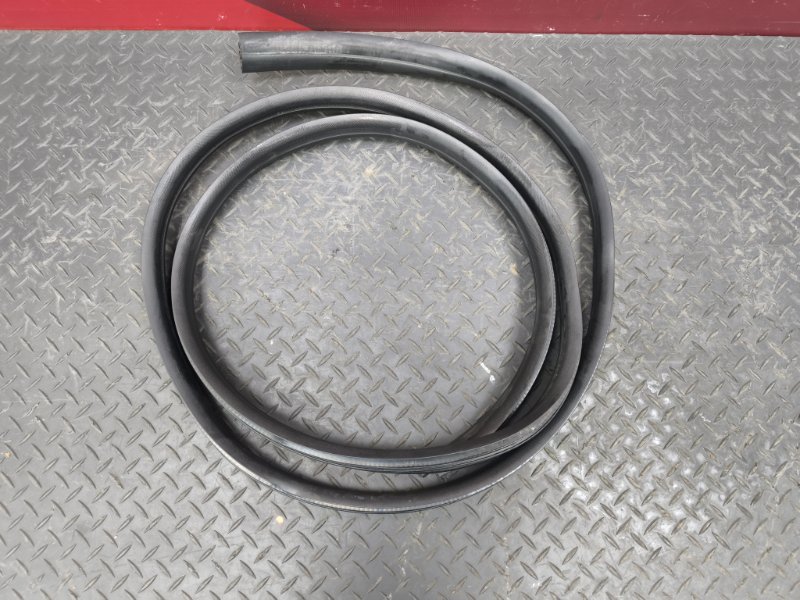 Уплотнитель двери