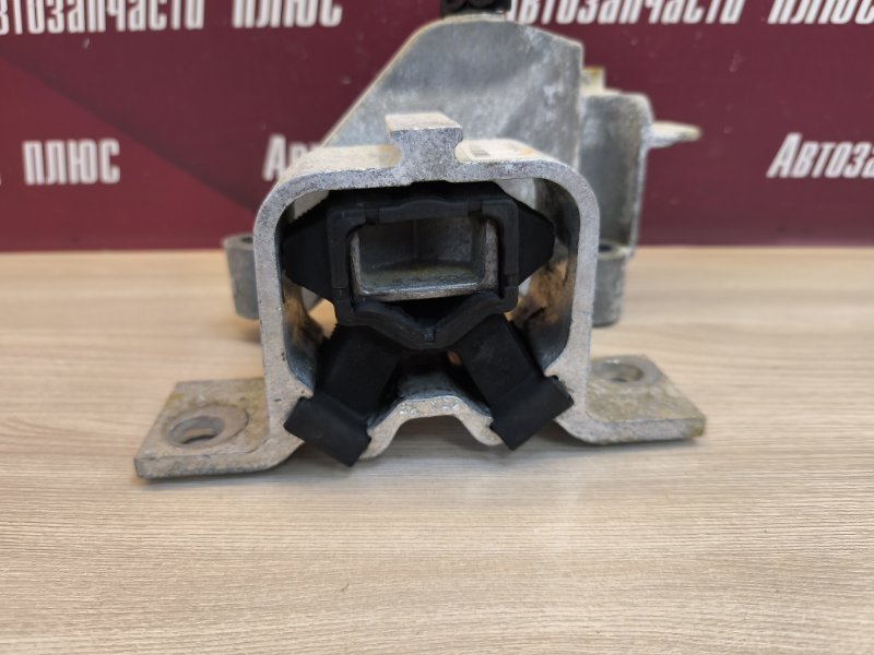 Опора двигателя