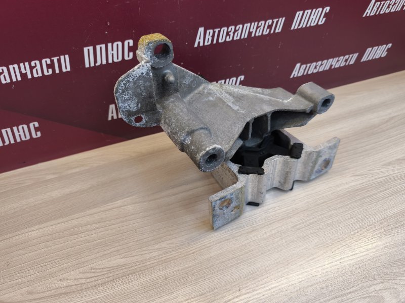 Опора двигателя