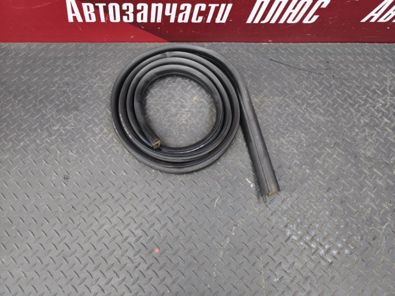 Уплотнитель двери
