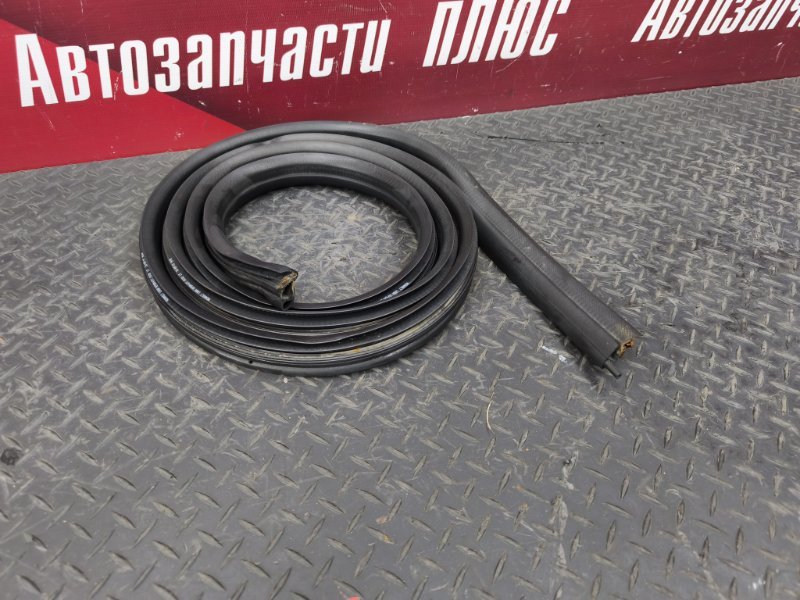 Уплотнитель двери
