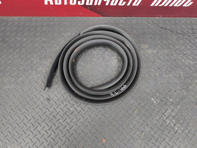 Уплотнитель двери