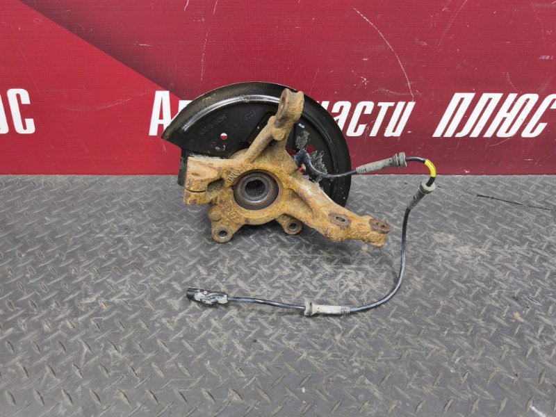 Кулак поворотный