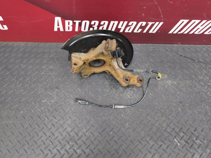 Кулак поворотный