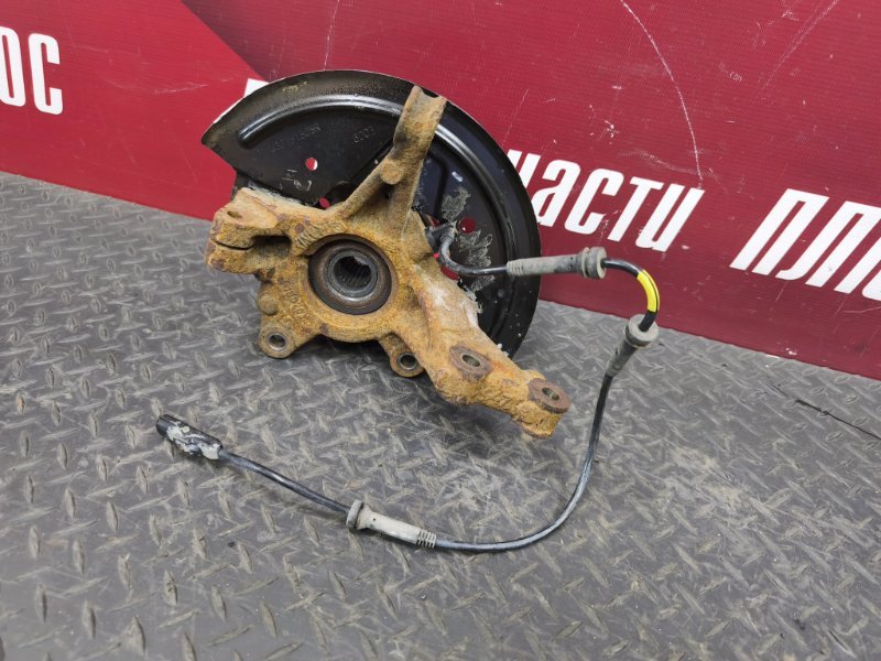 Кулак поворотный