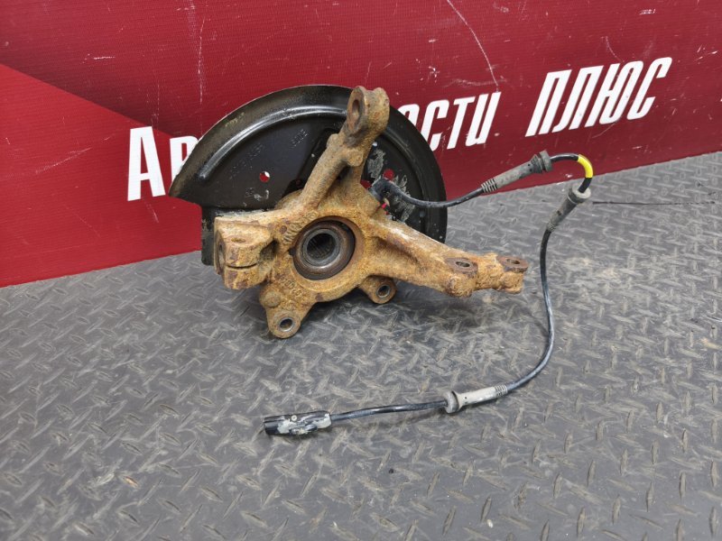 Кулак поворотный