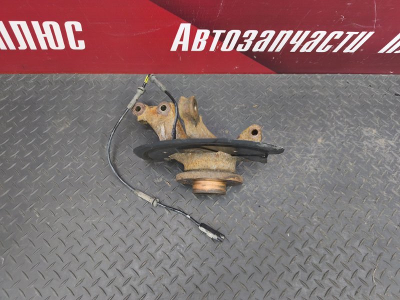 Кулак поворотный