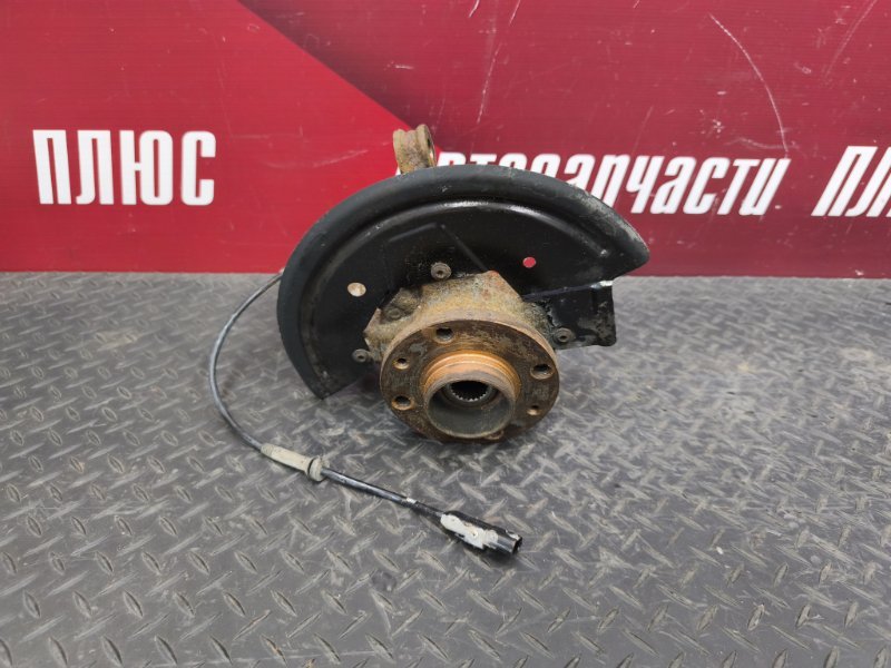 Кулак поворотный