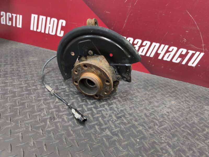 Кулак поворотный