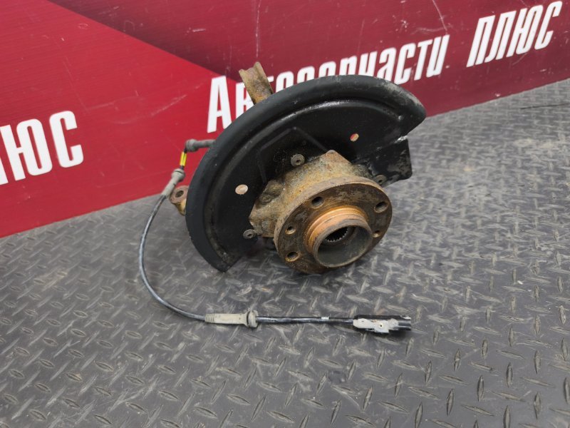 Кулак поворотный