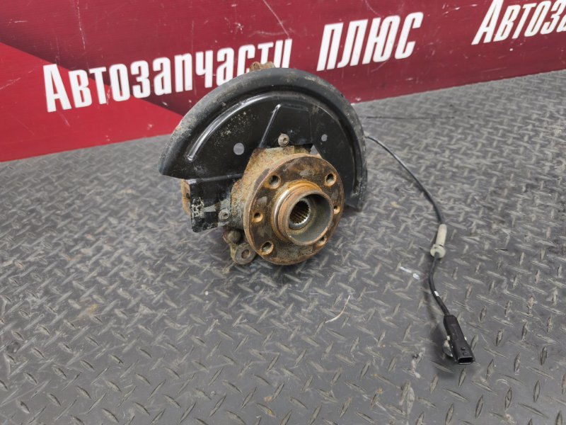 Кулак поворотный