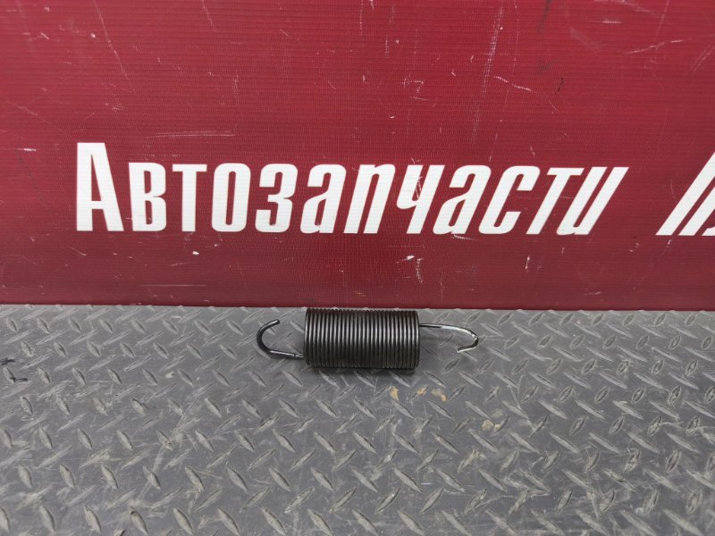 Пружина крышки багажника