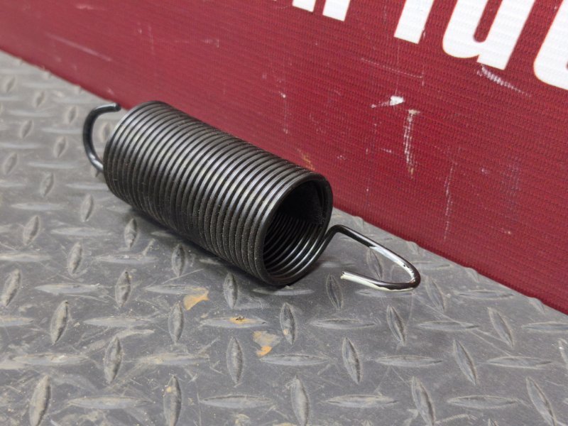 Пружина крышки багажника