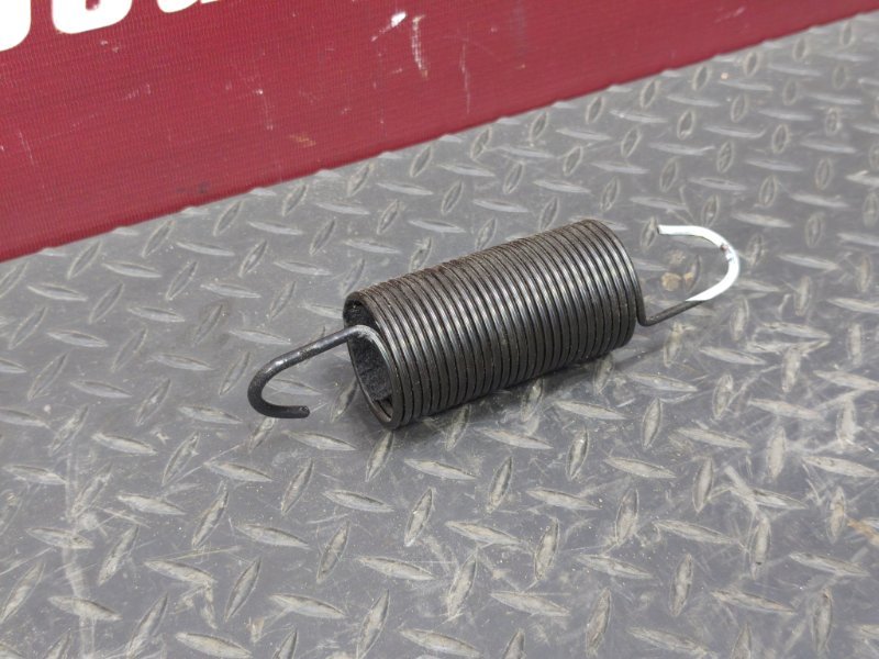 Пружина крышки багажника