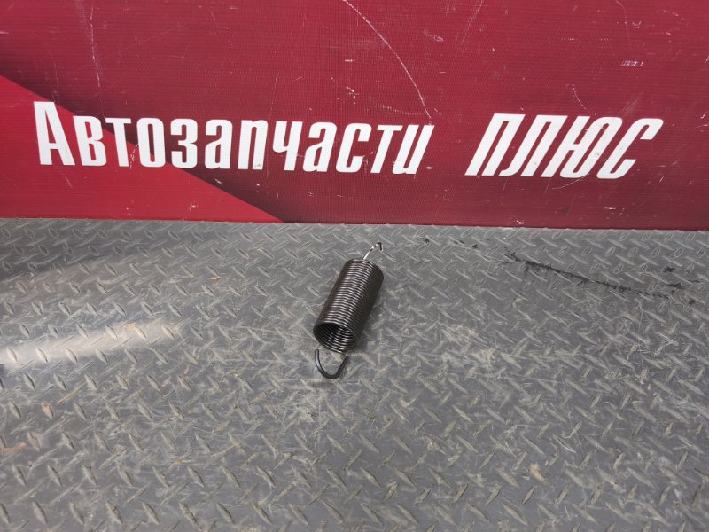 Пружина крышки багажника
