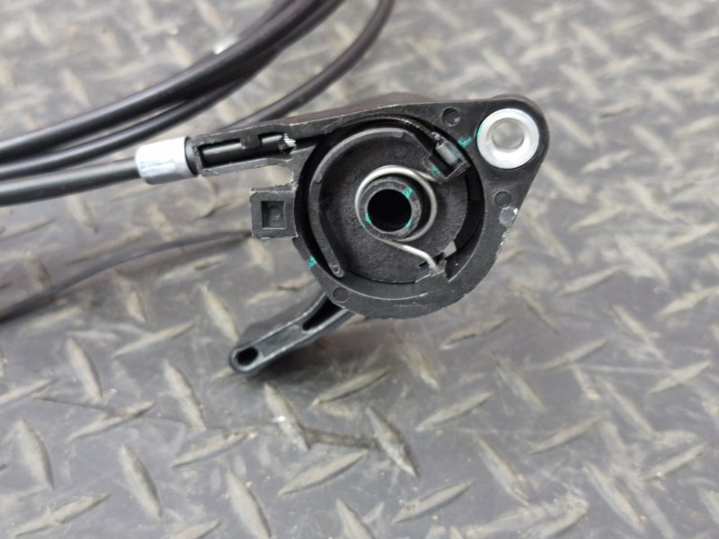 Трос замка капота