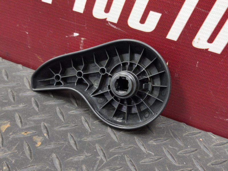 Ручка регулировки спинки сиденья