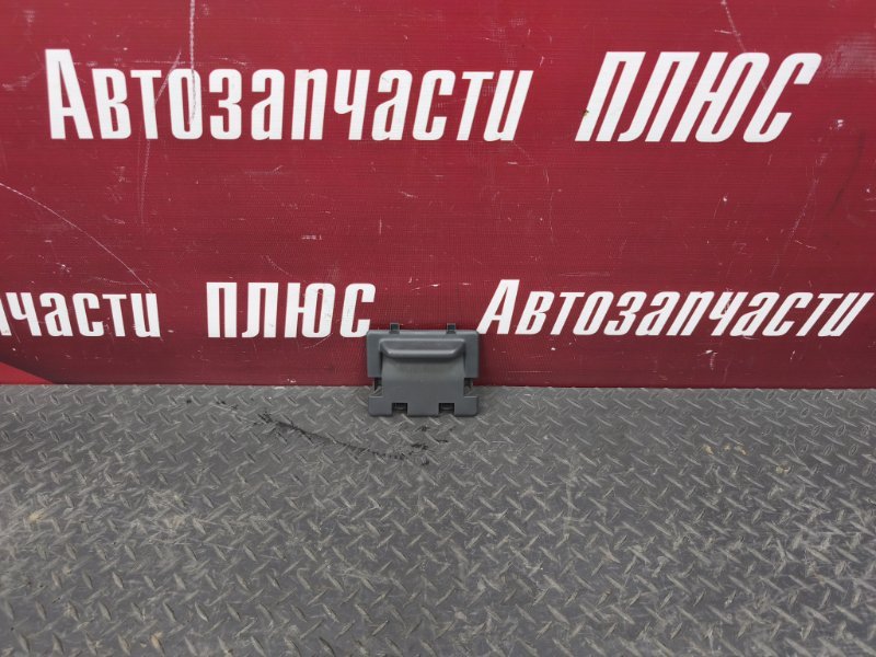 Накладка крышки багажника