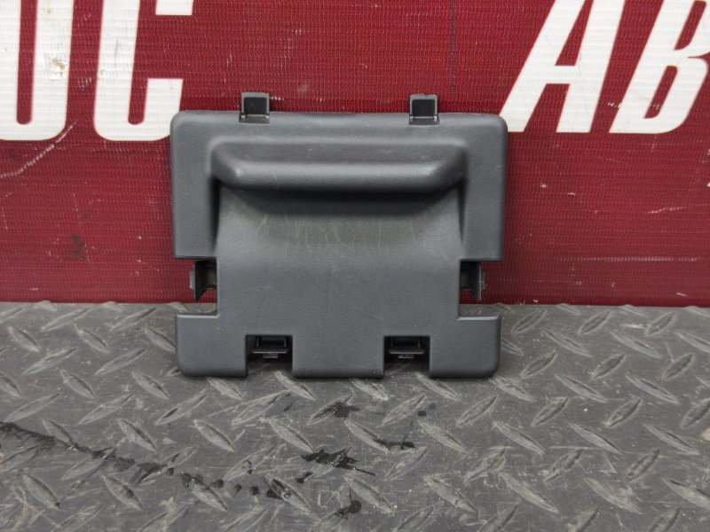 Накладка крышки багажника