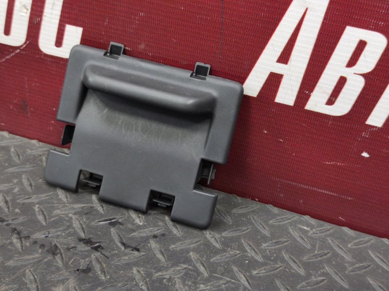 Накладка крышки багажника