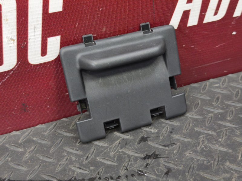 Накладка крышки багажника