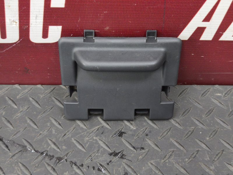 Накладка крышки багажника