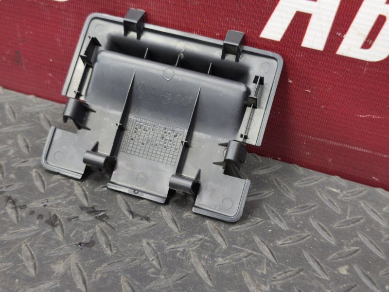 Накладка крышки багажника