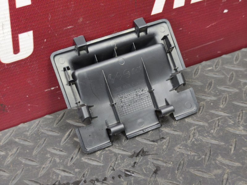 Накладка крышки багажника