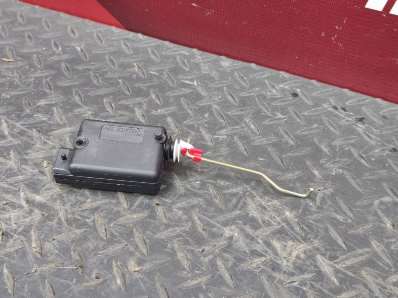 Привод замка багажника