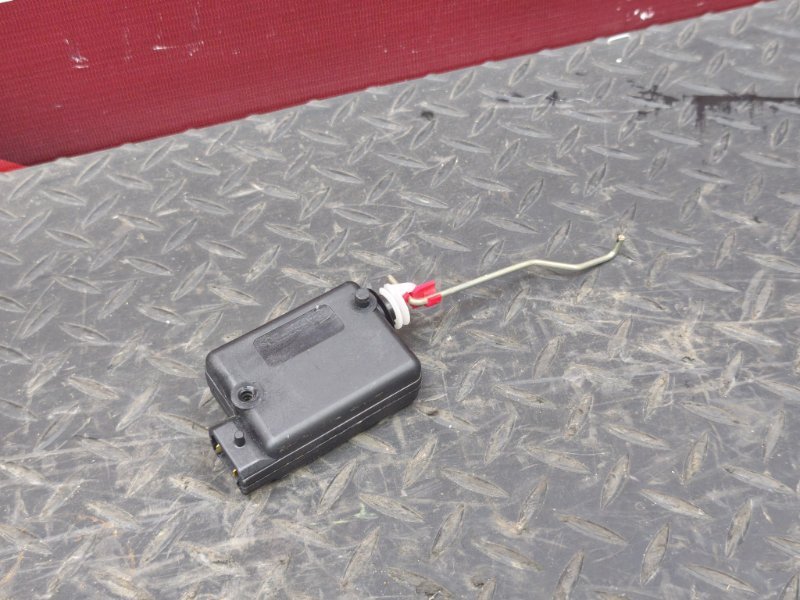 Привод замка багажника