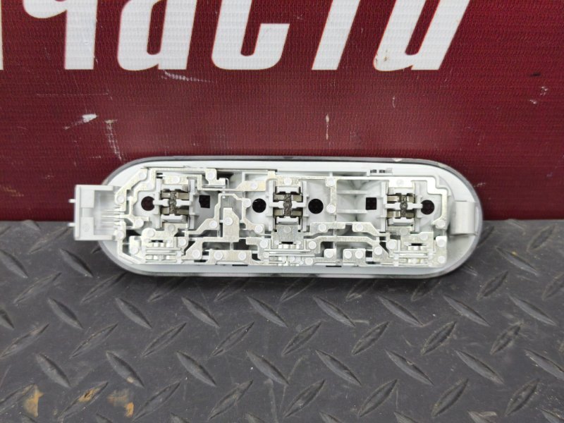 плафон освещения салона